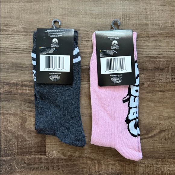 New! Set of 2 Grease Movie T-Birds and Stud Bird Socks - Picture 2 of 2